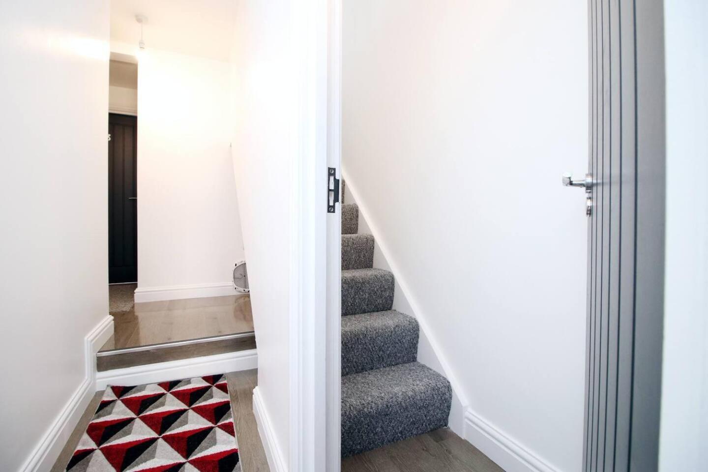 Modern Guesthouse, Fast Wi-Fi, Street Free Parking, Central, Fully Equipped Cardiff Exteriör bild