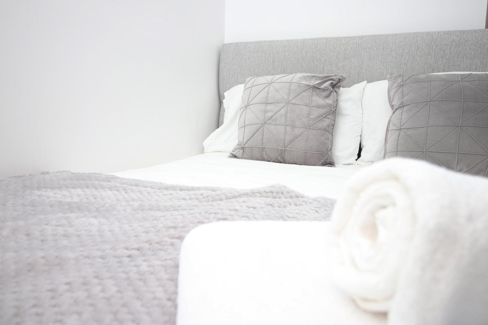 Modern Guesthouse, Fast Wi-Fi, Street Free Parking, Central, Fully Equipped Cardiff Exteriör bild