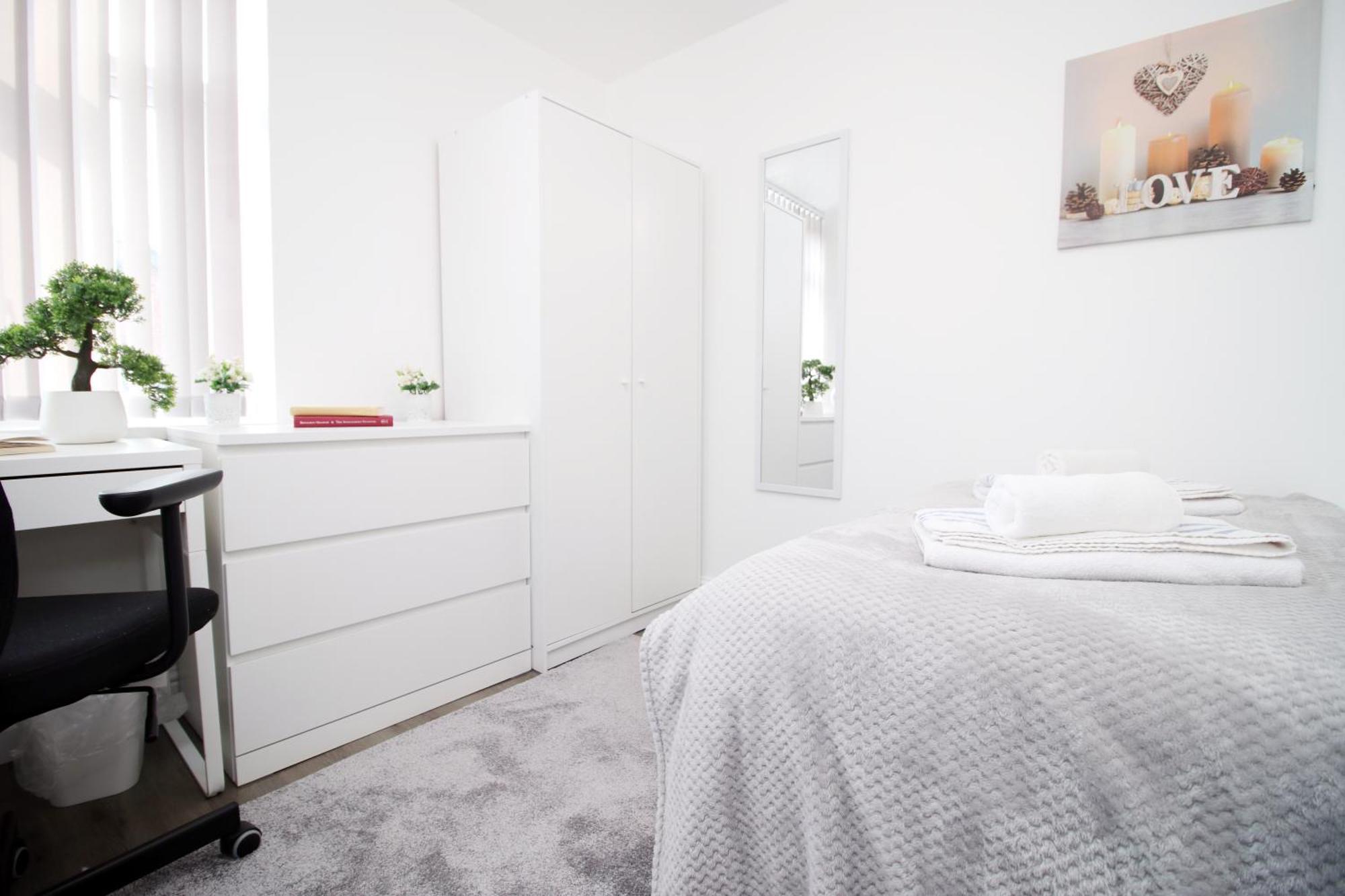 Modern Guesthouse, Fast Wi-Fi, Street Free Parking, Central, Fully Equipped Cardiff Exteriör bild