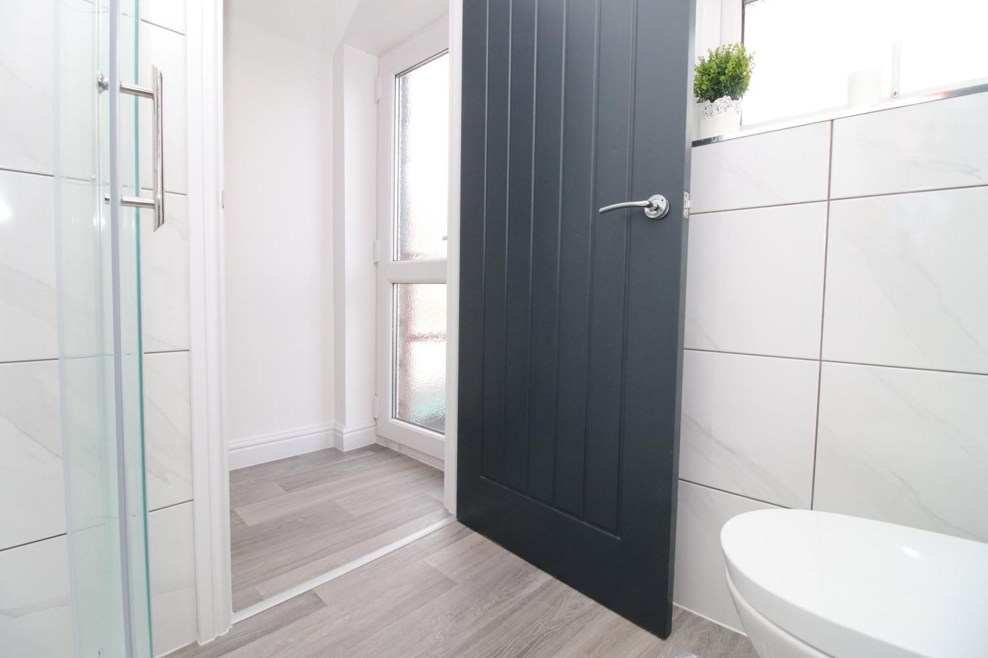 Modern Guesthouse, Fast Wi-Fi, Street Free Parking, Central, Fully Equipped Cardiff Exteriör bild