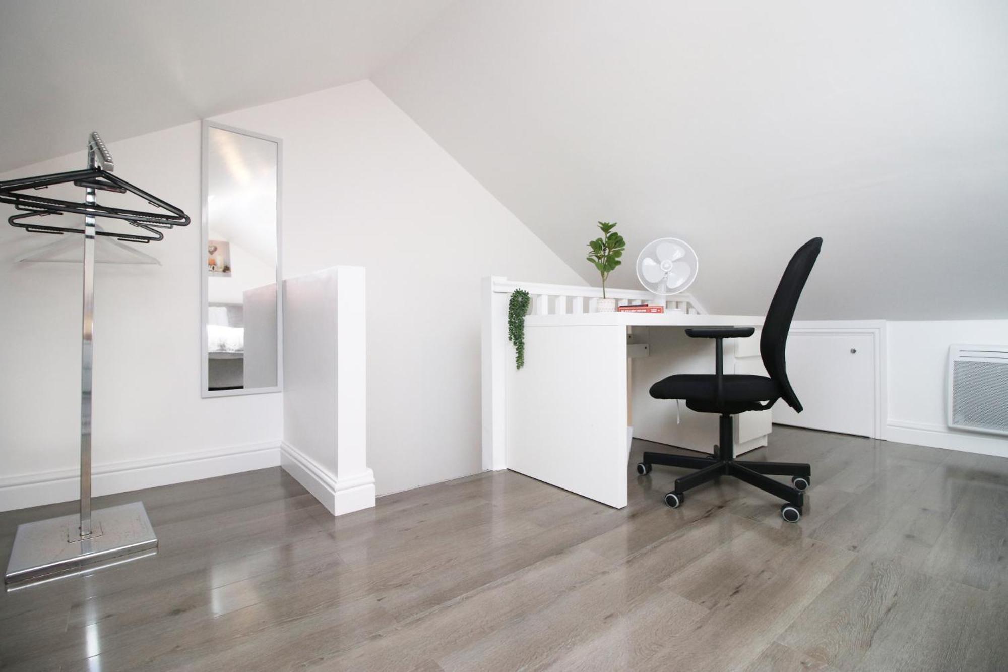 Modern Guesthouse, Fast Wi-Fi, Street Free Parking, Central, Fully Equipped Cardiff Exteriör bild